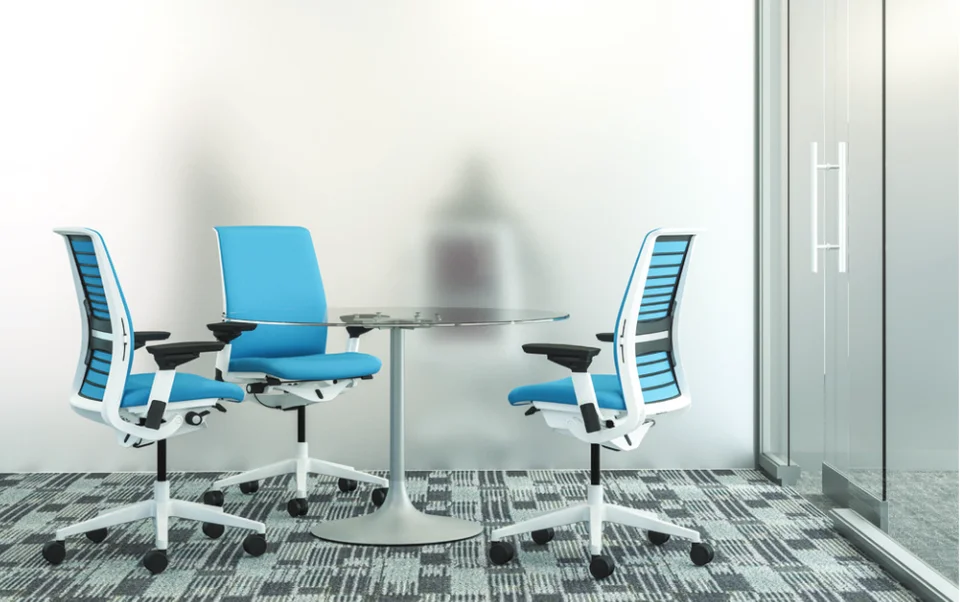 Guardian supplier rendering of SatinDeco UltraClear frosted glass used as an office partition